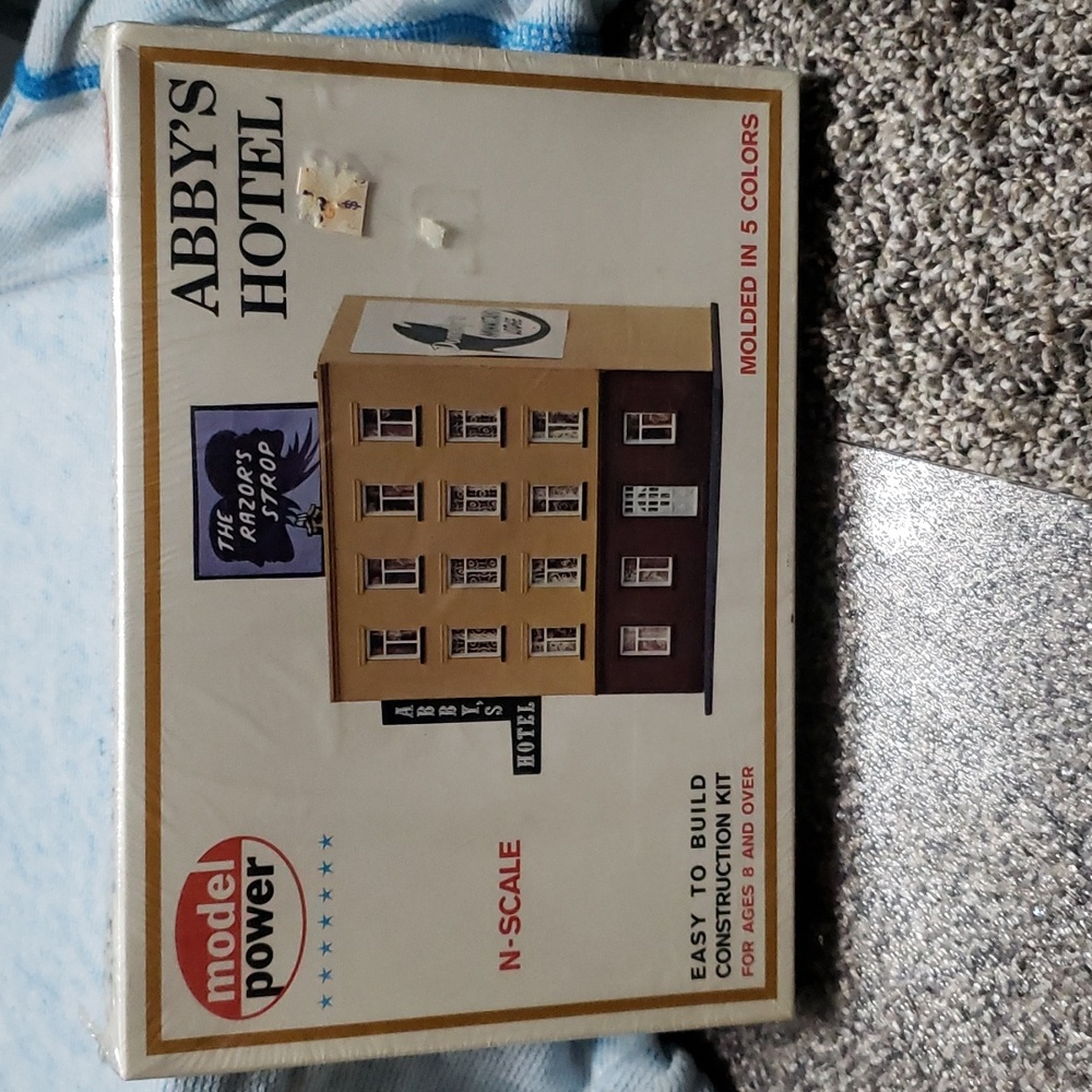 N Scale Vintage Model Power No. 1532 Abby's Hotel Building Kit, Sealed